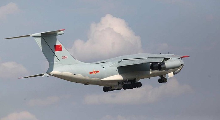 Máy bay vận tải IL-76 của Không quân Trung Quốc (do Nga chế tạo) tham gia Triển lãm hàng không Moscow 2013.